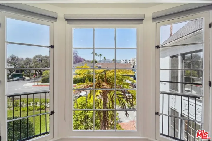 9122 W 3rd Street, Los Angeles, California 90048