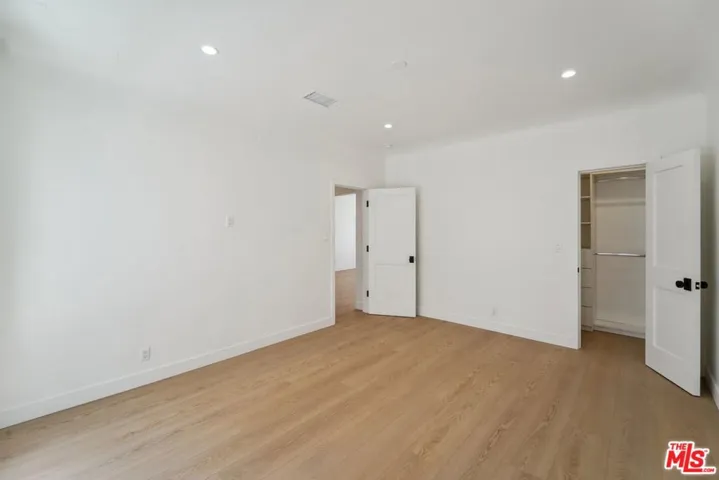 9122 W 3rd Street, Los Angeles, California 90048