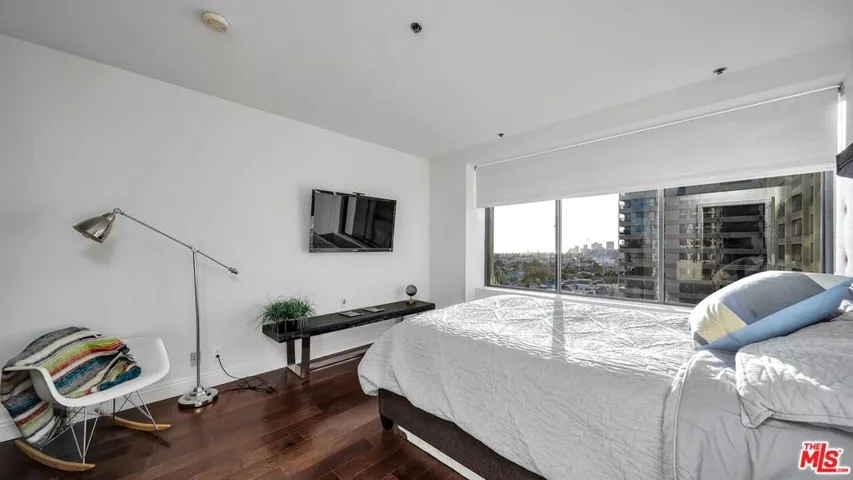 10724 Wilshire Boulevard 809, Los Angeles, California 90024