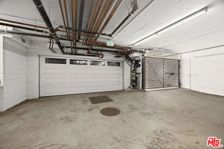 272 N Chester Avenue 101, Pasadena, California 91106