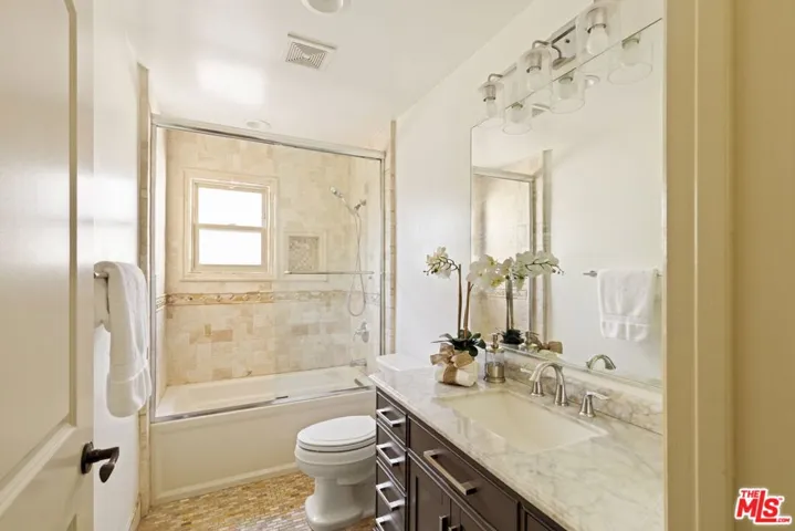 272 N Chester Avenue 101, Pasadena, California 91106