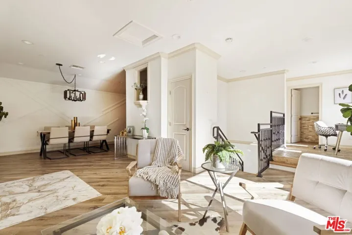 272 N Chester Avenue 101, Pasadena, California 91106