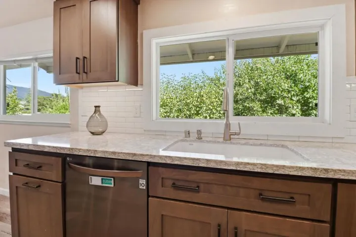 65686570 Crown Boulevard, San Jose, California 95120