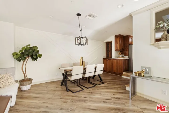 272 N Chester Avenue 101, Pasadena, California 91106