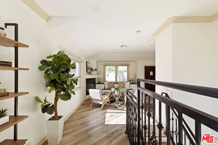 272 N Chester Avenue 101, Pasadena, California 91106