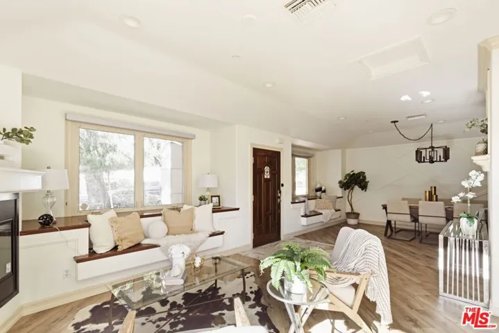 272 N Chester Avenue 101, Pasadena, California 91106
