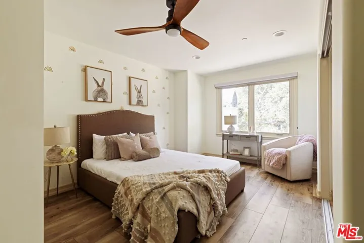 272 N Chester Avenue 101, Pasadena, California 91106