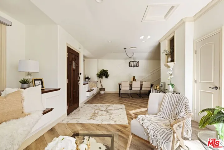 272 N Chester Avenue 101, Pasadena, California 91106