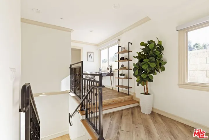 272 N Chester Avenue 101, Pasadena, California 91106