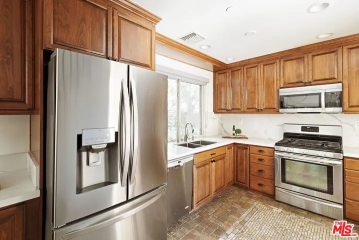 272 N Chester Avenue 101, Pasadena, California 91106
