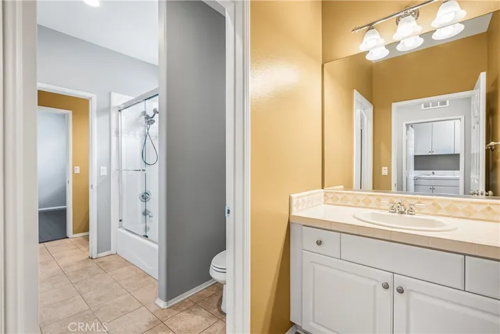 JACK AND JILL BATHROOM