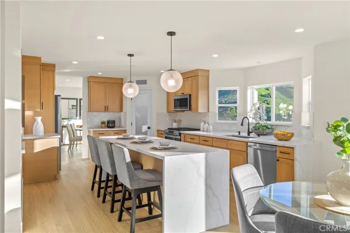 4807 Cinco View, Whittier, California 90601