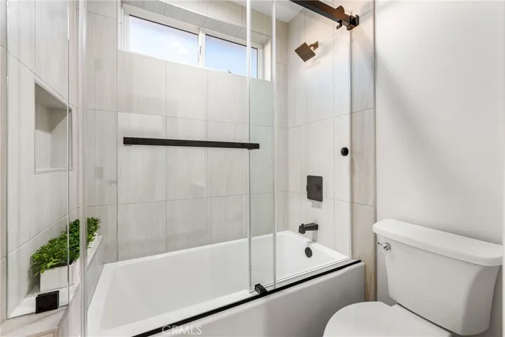 4807 Cinco View, Whittier, California 90601
