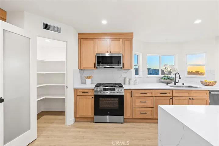 4807 Cinco View, Whittier, California 90601