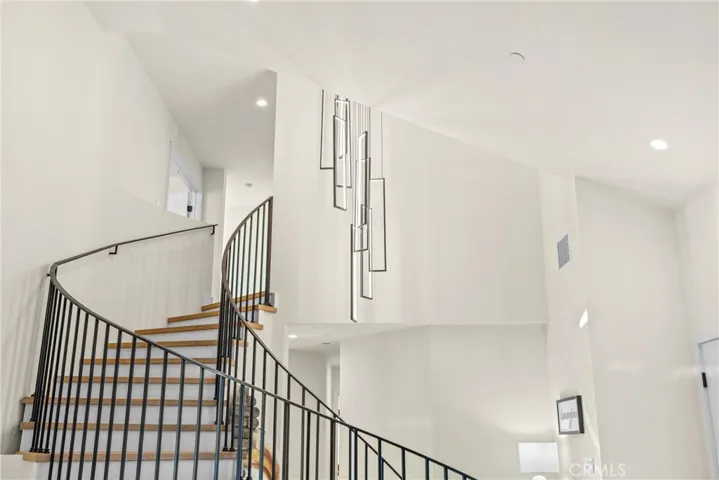 4807 Cinco View, Whittier, California 90601