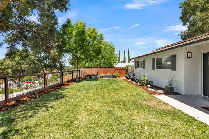 5635 Hermosilla Avenue, Atascadero, California 93422