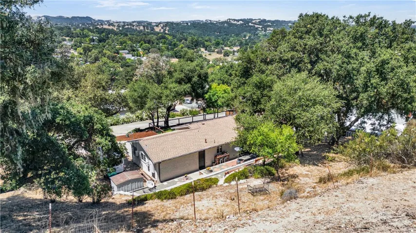 5635 Hermosilla Avenue, Atascadero, California 93422