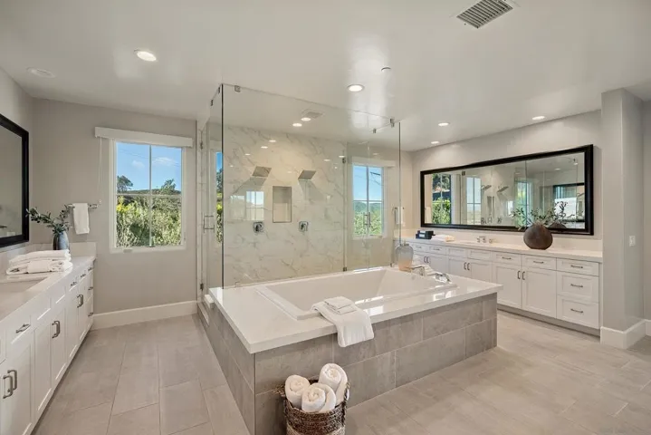 , Encinitas, California 92024