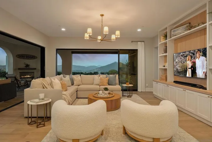 , Encinitas, California 92024