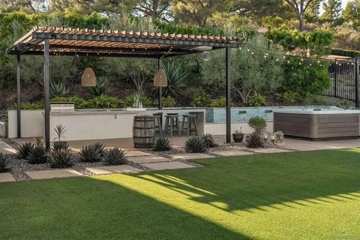 , Encinitas, California 92024