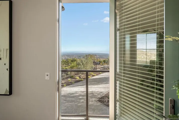 , Encinitas, California 92024
