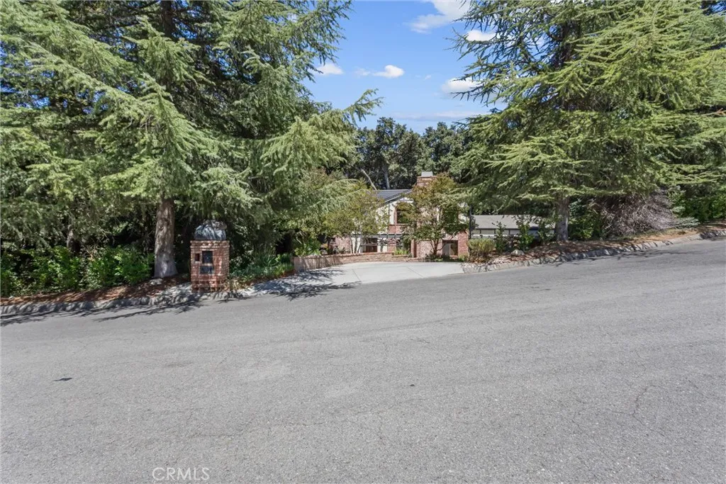 13515 Oak Mountain, Yucaipa, California 92399 — photo 5