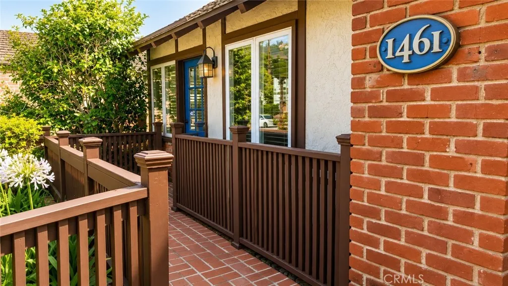 1461 Glenneyre C