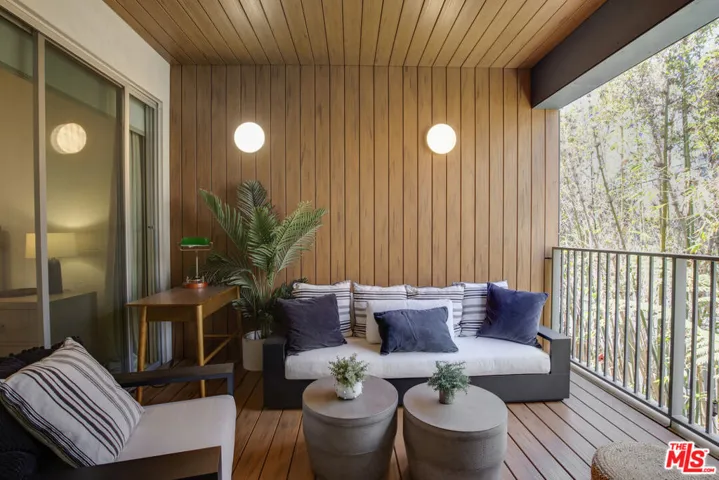 855 N Croft Avenue 206, West Hollywood, California 90069