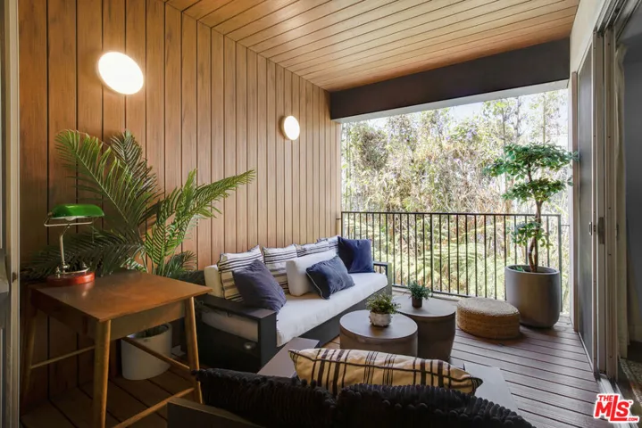 855 N Croft Avenue 206, West Hollywood, California 90069