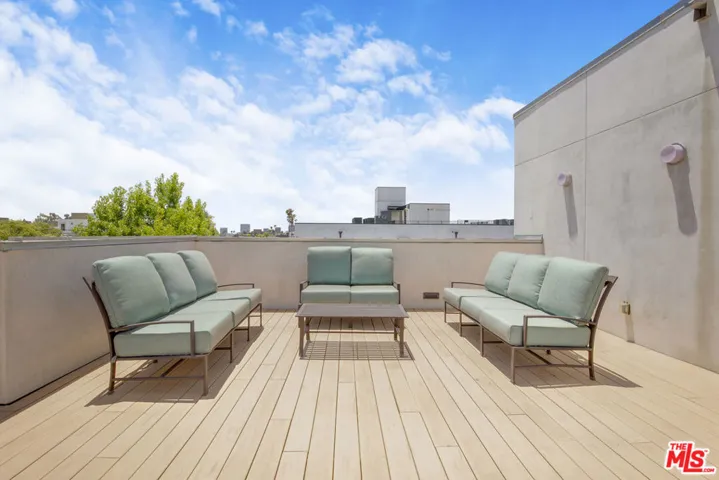 855 N Croft Avenue 206, West Hollywood, California 90069