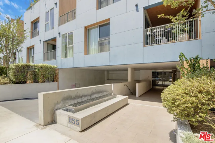 855 N Croft Avenue 206, West Hollywood, California 90069