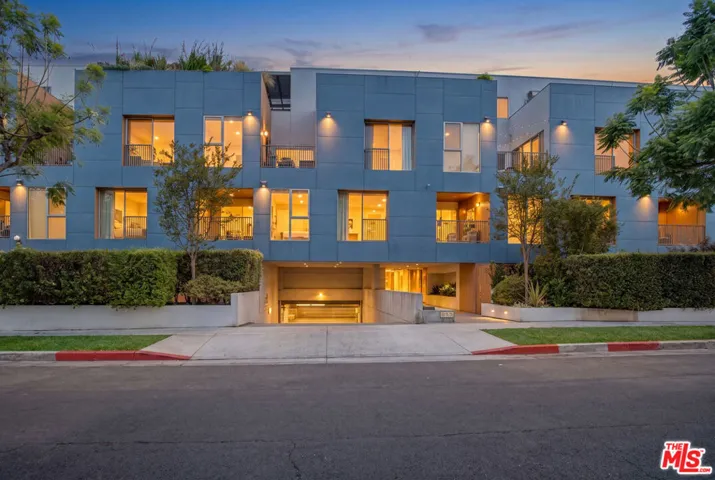 855 N Croft Avenue 206, West Hollywood, California 90069