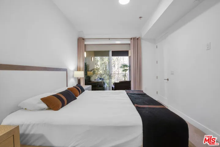 855 N Croft Avenue 206, West Hollywood, California 90069