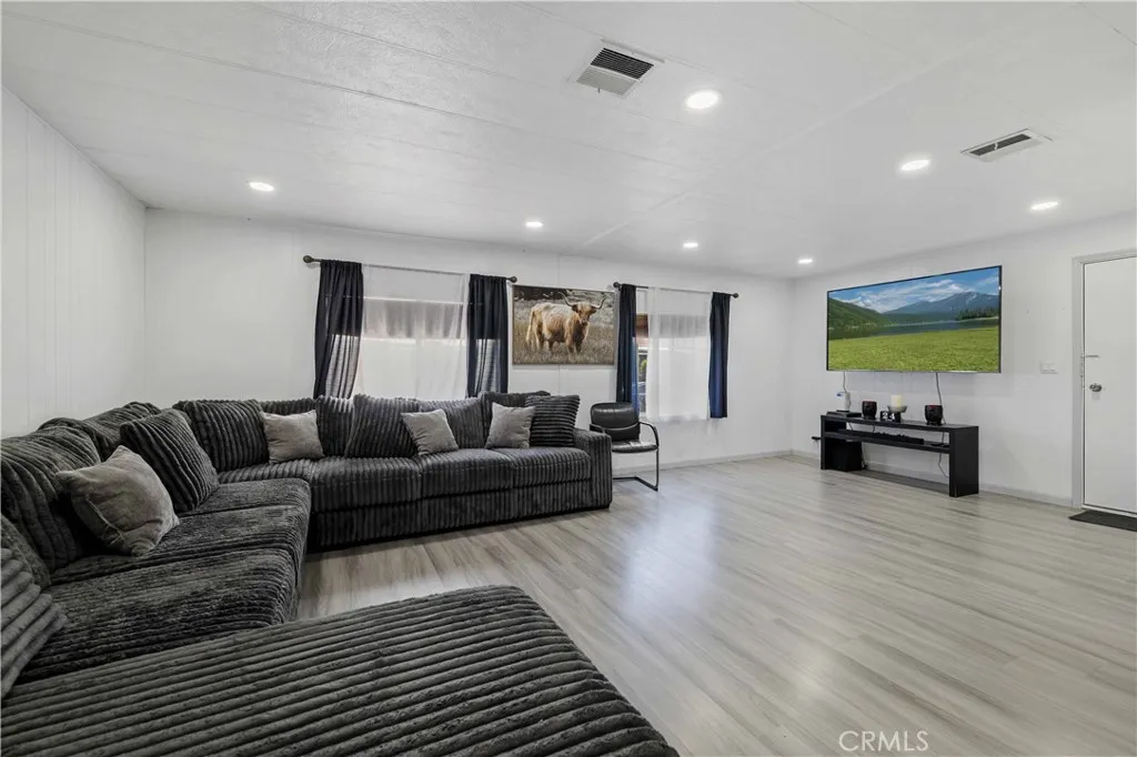 20683 Waalew Rd B116, Apple Valley, California 92307 — photo 4