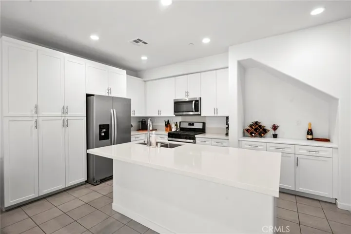 16008 Jamie Lane 10, Fontana, California 92336