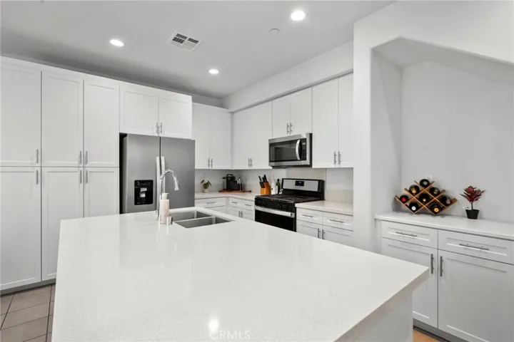 16008 Jamie Lane 10, Fontana, California 92336