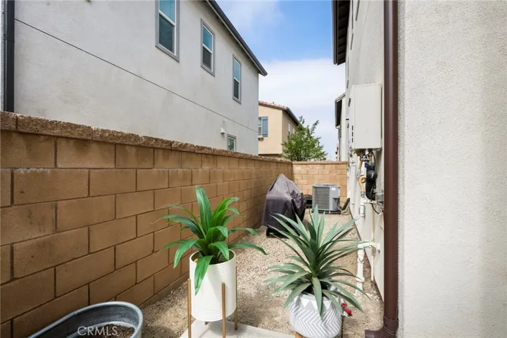 16008 Jamie Lane 10, Fontana, California 92336