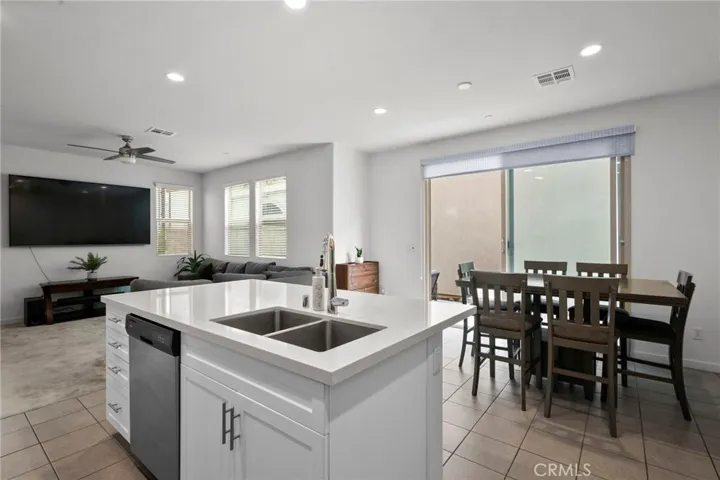 16008 Jamie Lane 10, Fontana, California 92336