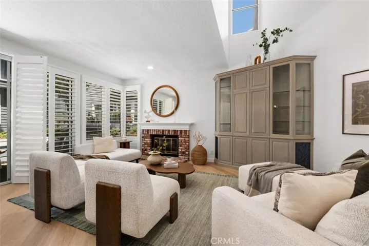 251 Chesterfield, Newport Beach, California 92660