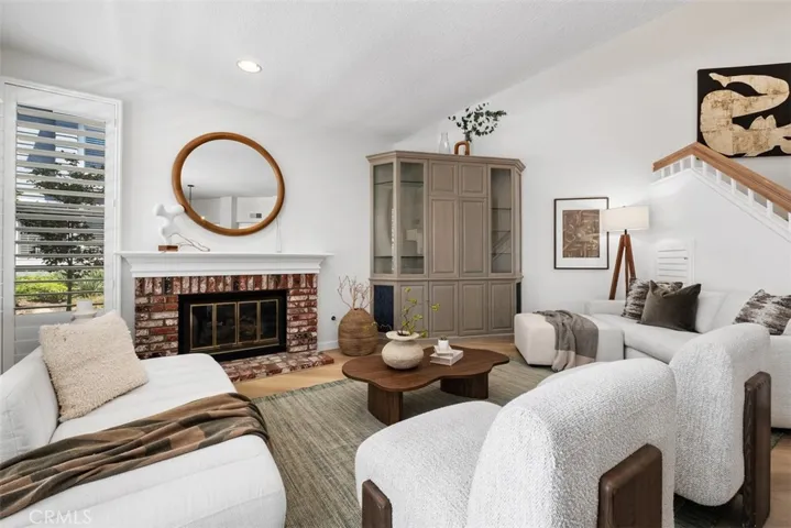 251 Chesterfield, Newport Beach, California 92660