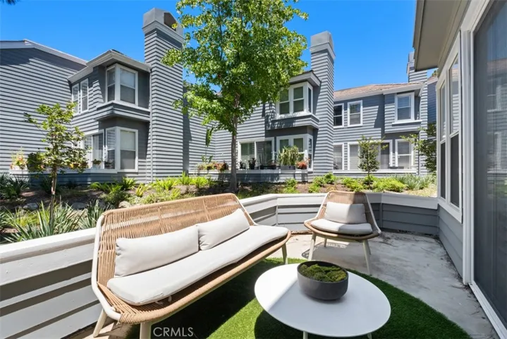 251 Chesterfield, Newport Beach, California 92660