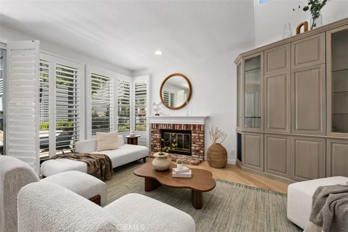 251 Chesterfield, Newport Beach, California 92660