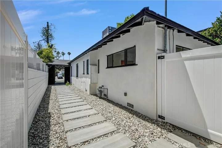 4038 Denny, Studio City, California 91604
