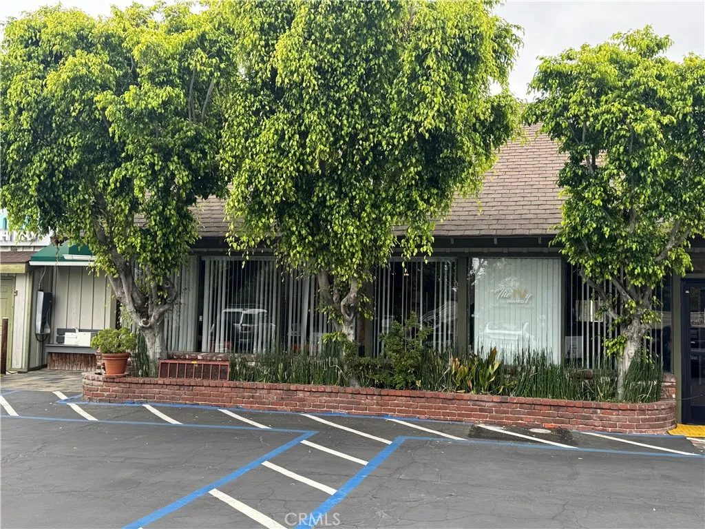 3217 N Verdugo Rd