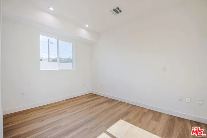 11443 Hatteras Street, North Hollywood, California 91601