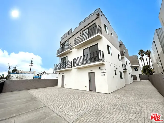 11443 Hatteras Street, North Hollywood, California 91601