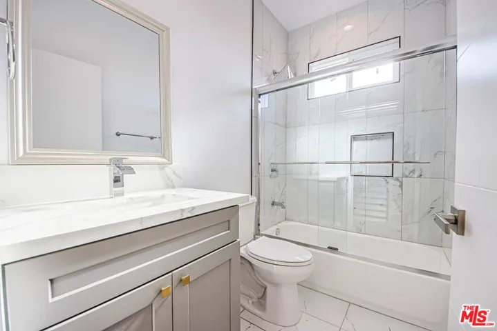 11443 Hatteras Street, North Hollywood, California 91601