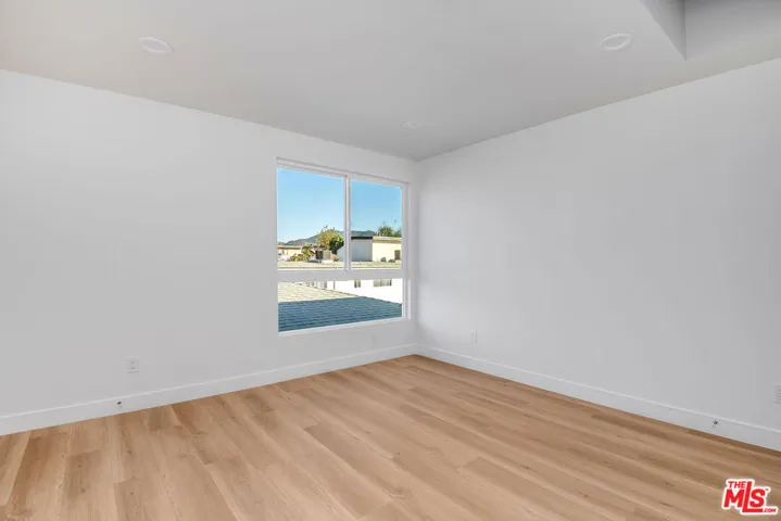 10801 Kling Street, Toluca Lake, California 91602