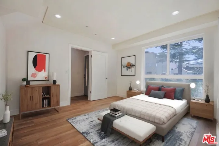 10801 Kling Street, Toluca Lake, California 91602