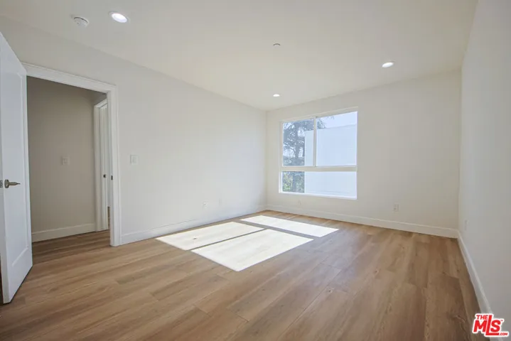 10801 Kling Street, Toluca Lake, California 91602